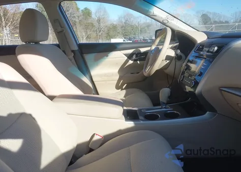 2015 Nissan Altima 2.5 S z USA, uszkodzony, nr VIN 1N4AL3AP9FC279096